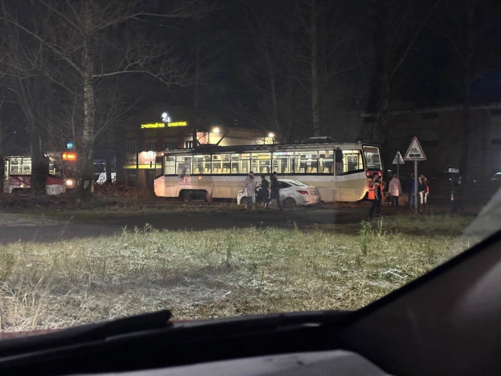 В Дзержинском районе Ярославля произошло очередное ДТП с трамваем