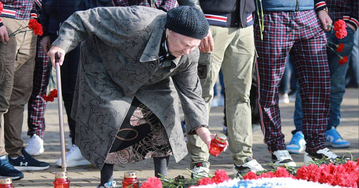 Весь хоккейный мир помнит: в Ярославле проходят мероприятия Дня памяти «Локомотива»_250991