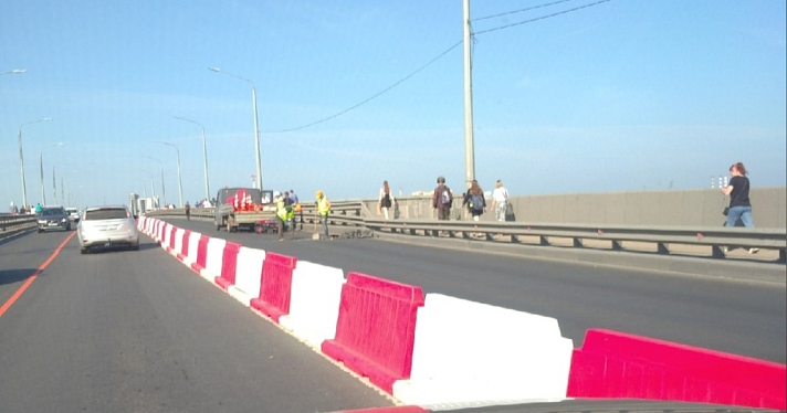 «Шли пешком полтора часа»: ярославцы недовольны перекрытием Октябрьского моста