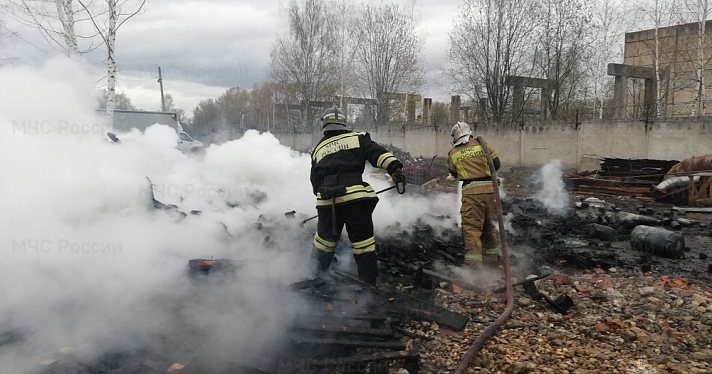 На Резинотехнике в Ярославле случился пожар на территории завода