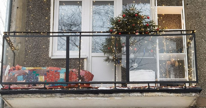 Одно из самых красивых мест в районе: ярославцы превратили свой балкон в новогоднюю сказку