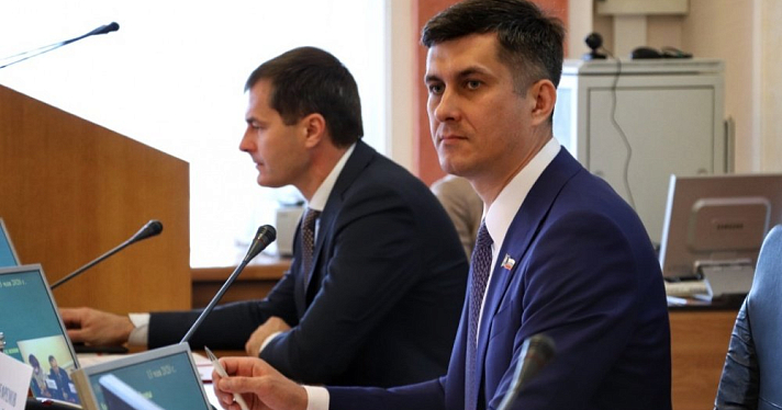 Муниципалитет Ярославля принял порядок участия горожан в заседаниях — через заявление. Как это объяснил председатель Артур Ефремов