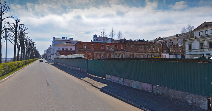 «В Ярославской области примерно 30% объектов культурного находятся в аварийном состоянии»: разрушающиеся исторические здания будут изымать у собственников_225277
