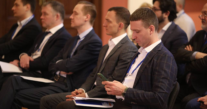 Газпромбанк представил возможности для инвесторов в ходе роуд-шоу Ярославской области_234360