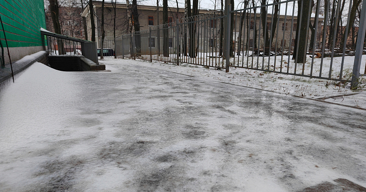 Царство из льда: на Ярославль обрушились ледяные дожди_258267