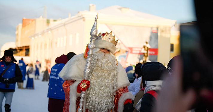 Праздник продолжается: в Ярославле побывал поезд Деда Мороза_261547