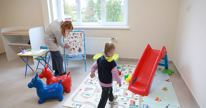 Игровые площадки и бассейн: во Фрунзенском районе Ярославля открыли новую детскую поликлинику_251056