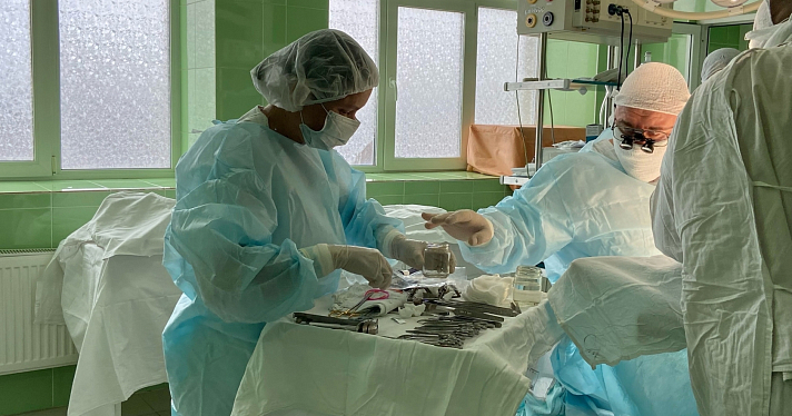 В Ярославской области хирурги провели уникальную операцию ребенку_234458