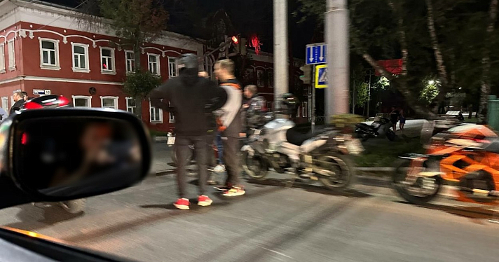 В Ярославле на Московском проспекте легковушка сбила мотоциклиста_249101