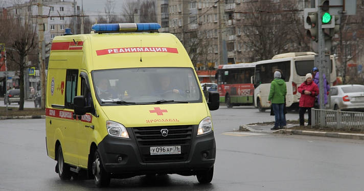 «Сейчас я вас зарежу»: в Ярославской области пациент напугал ножом бригаду скорой помощи