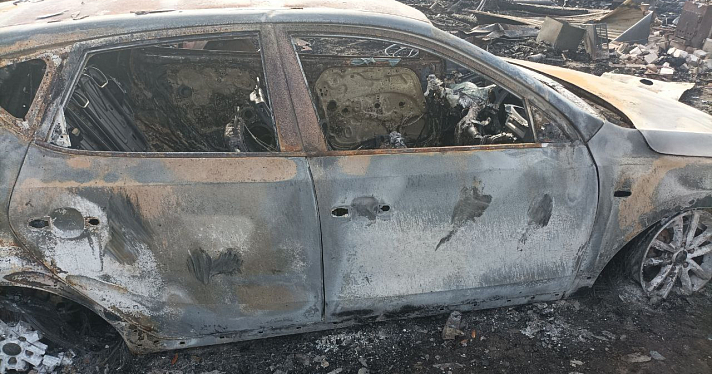В Ярославской области сгорели три дома и автомобиль_252900