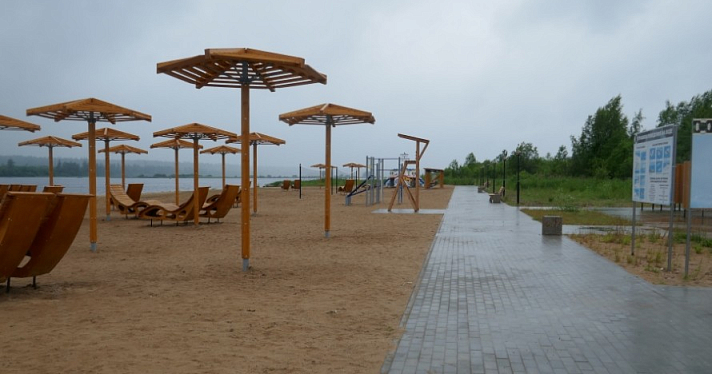 В Ярославской области появился благоустроенный городской пляж_245030