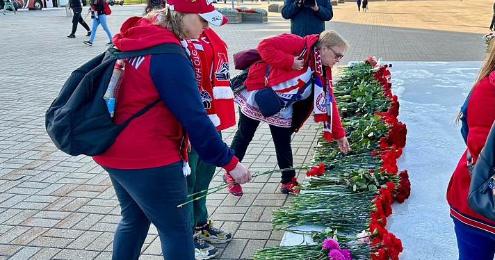 Весь хоккейный мир помнит: в Ярославле проходят мероприятия Дня памяти «Локомотива»_251000
