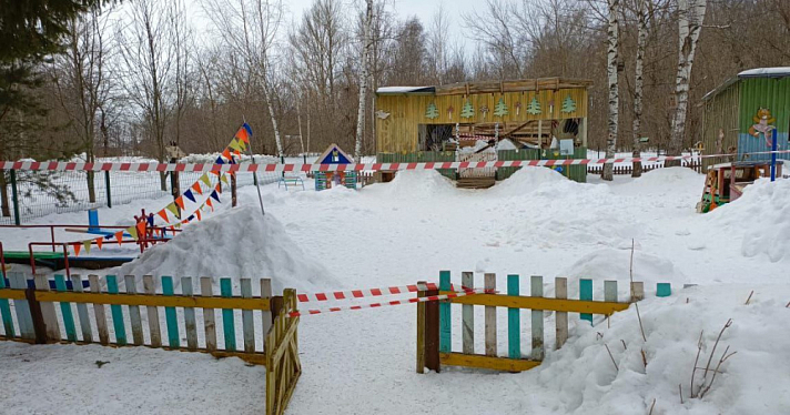Руководителя детского сада в Ярославской области оштрафуют за не убранный с крыши снег