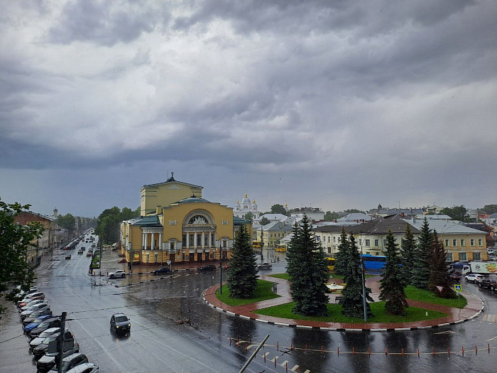 На Ярославскую область обрушилась гроза с градом и ураганным ветром