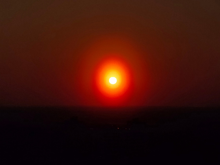 Ярославцы наблюдали на закате за Солнцем в пыльцевой короне