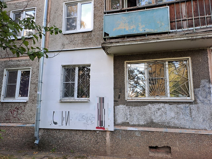 Ярославль атакуют вандалы-«наркоманы». Как защитить памятники архитектуры и своё жильё от незаконной рекламы